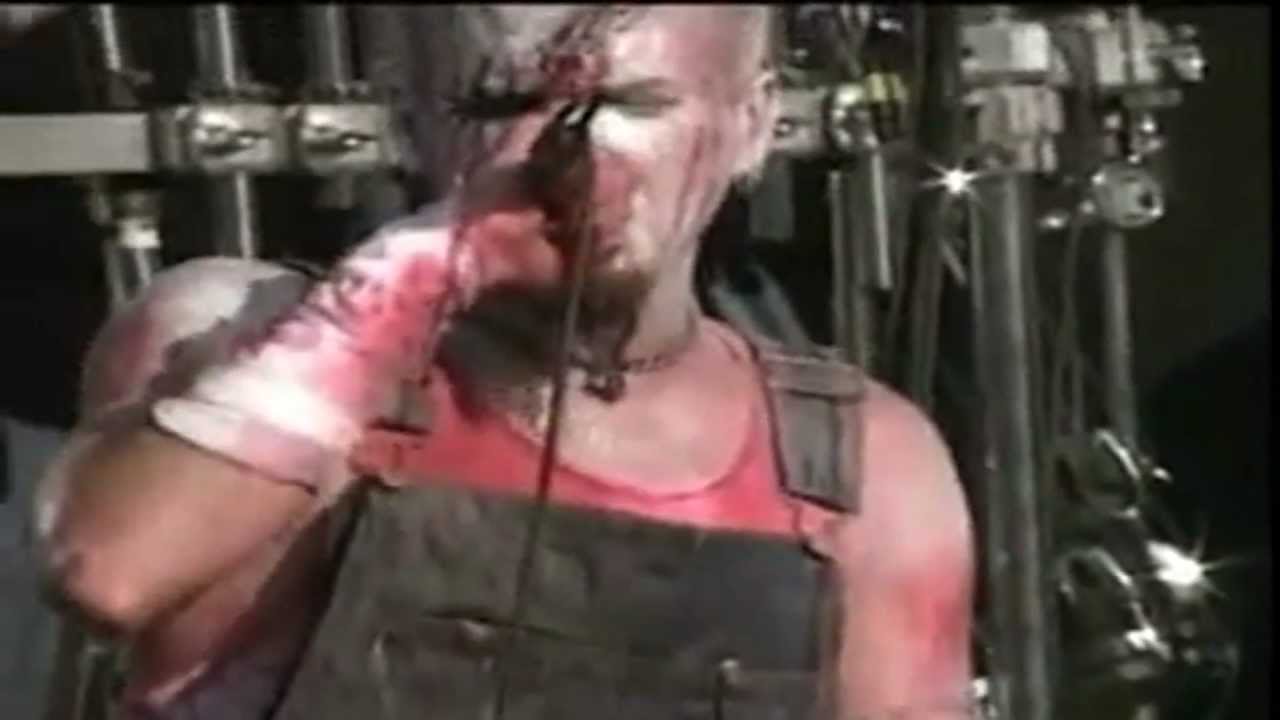 Mudvayne - Dig (Live Ozzfest 2001) - YouTube