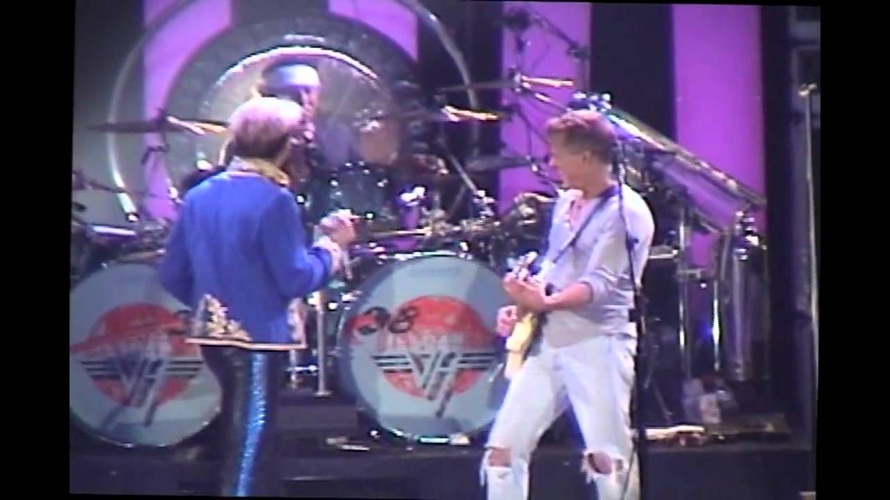 Van Halen - Hot For Teacher - 2008-05-15 - Baltimore, MD [VHFrance Videos] - YouTube