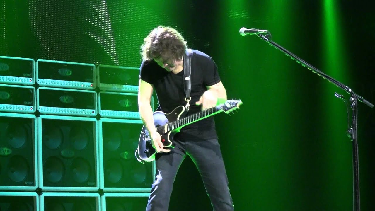 Van Halen - Eddie Van Halen solo HD Pittsburgh 03-30-2012.MTS - YouTube