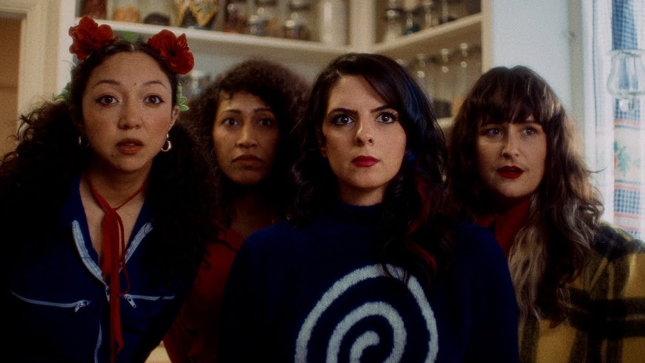 La Luz - Strange World (Official Video) - YouTube