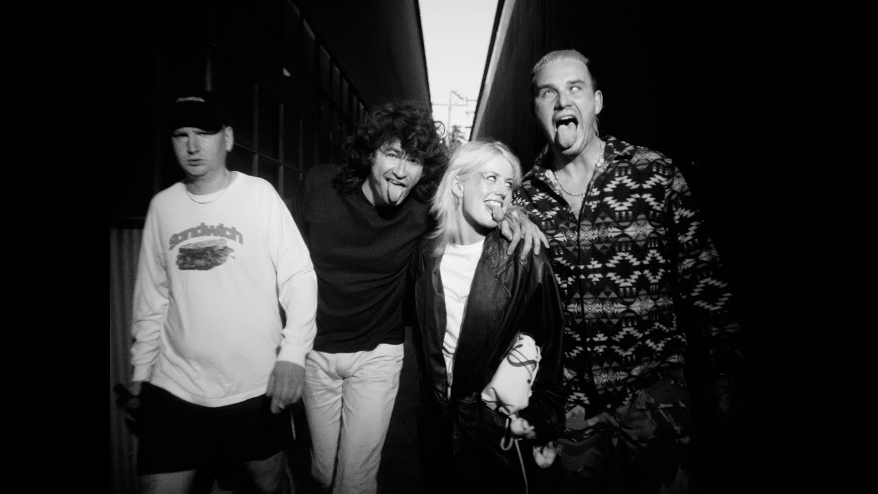 Amyl and The Sniffers 
