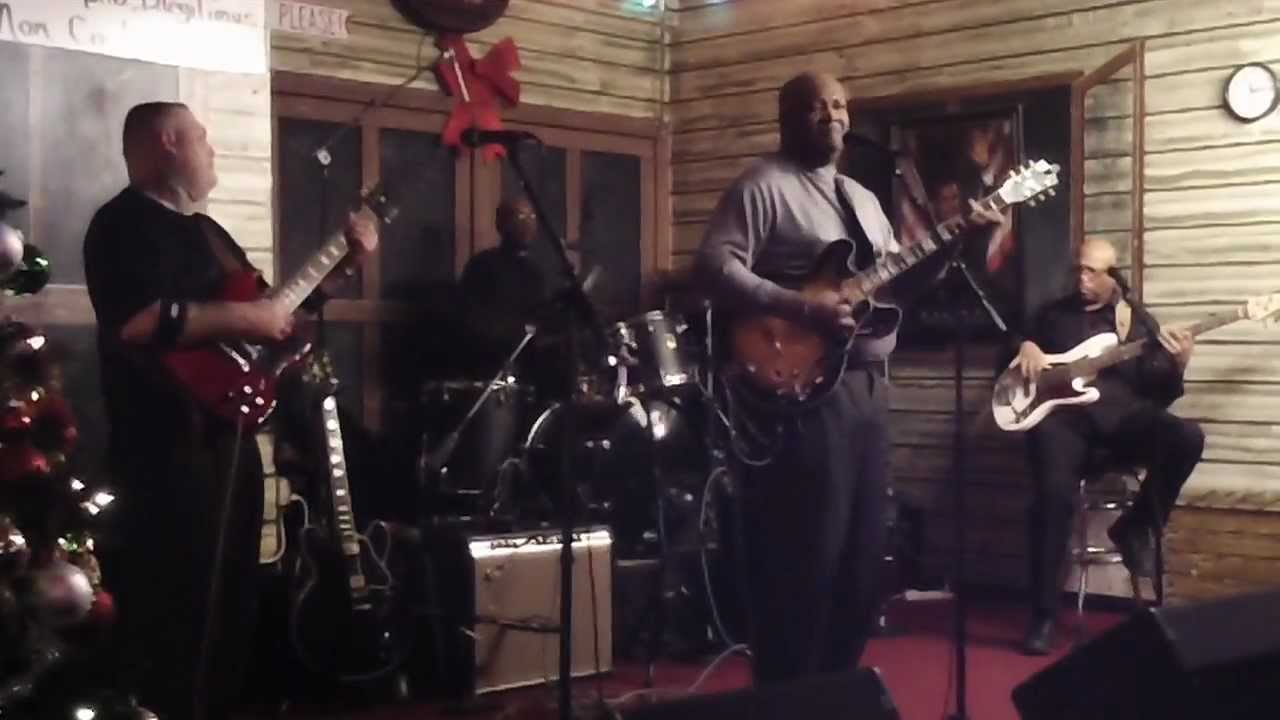 Carl Weathersby Blues Band - Stranded / Are You Serious - Kingston Mines - YouTube