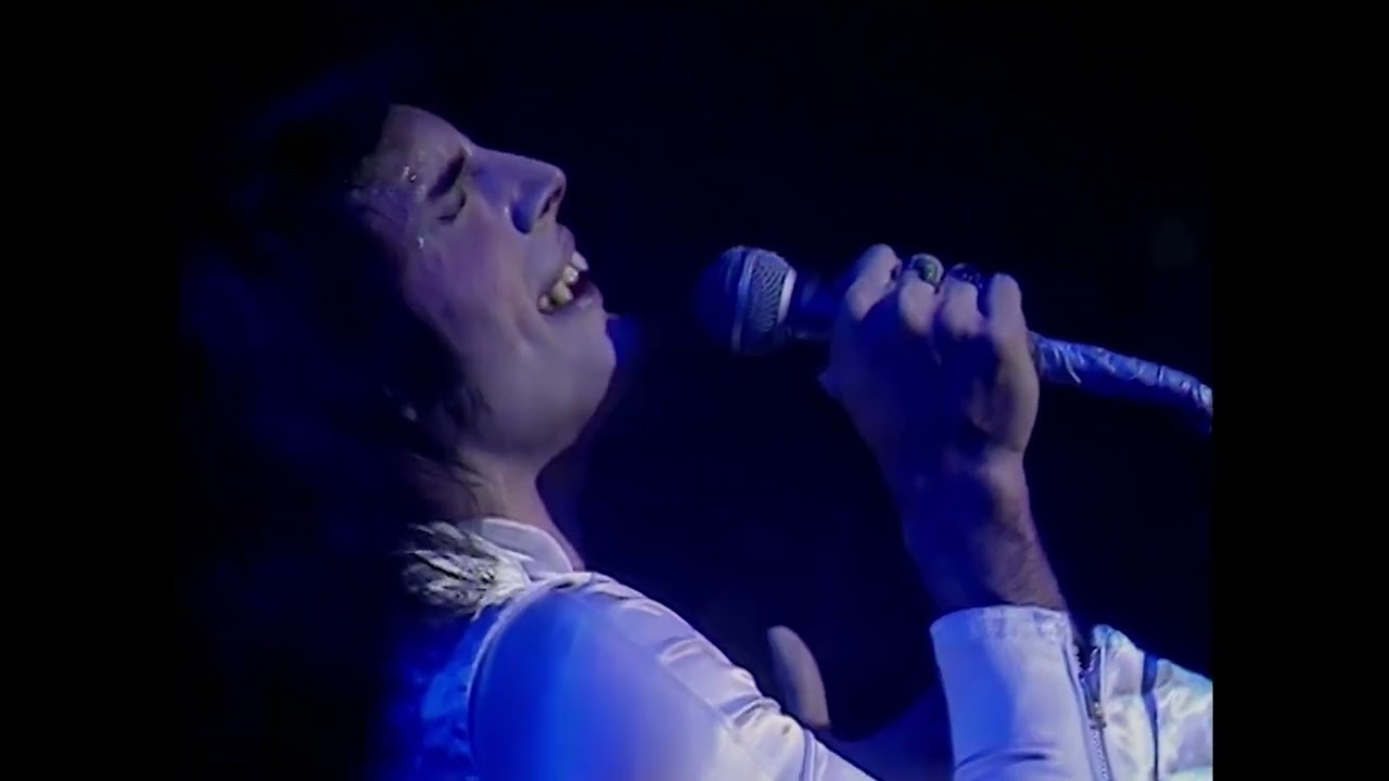Queen - White Queen (Live at the Hammersmith Odeon 1975) - YouTube