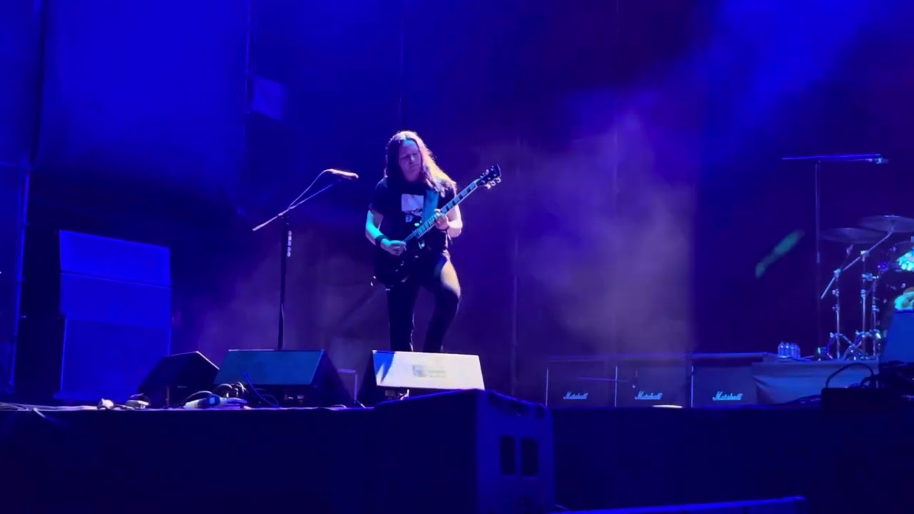 Mastodon @ Tool in the Sand, Dominican Republic - Pain With An Anchor - First show/song w/ Ben Eller - YouTube
