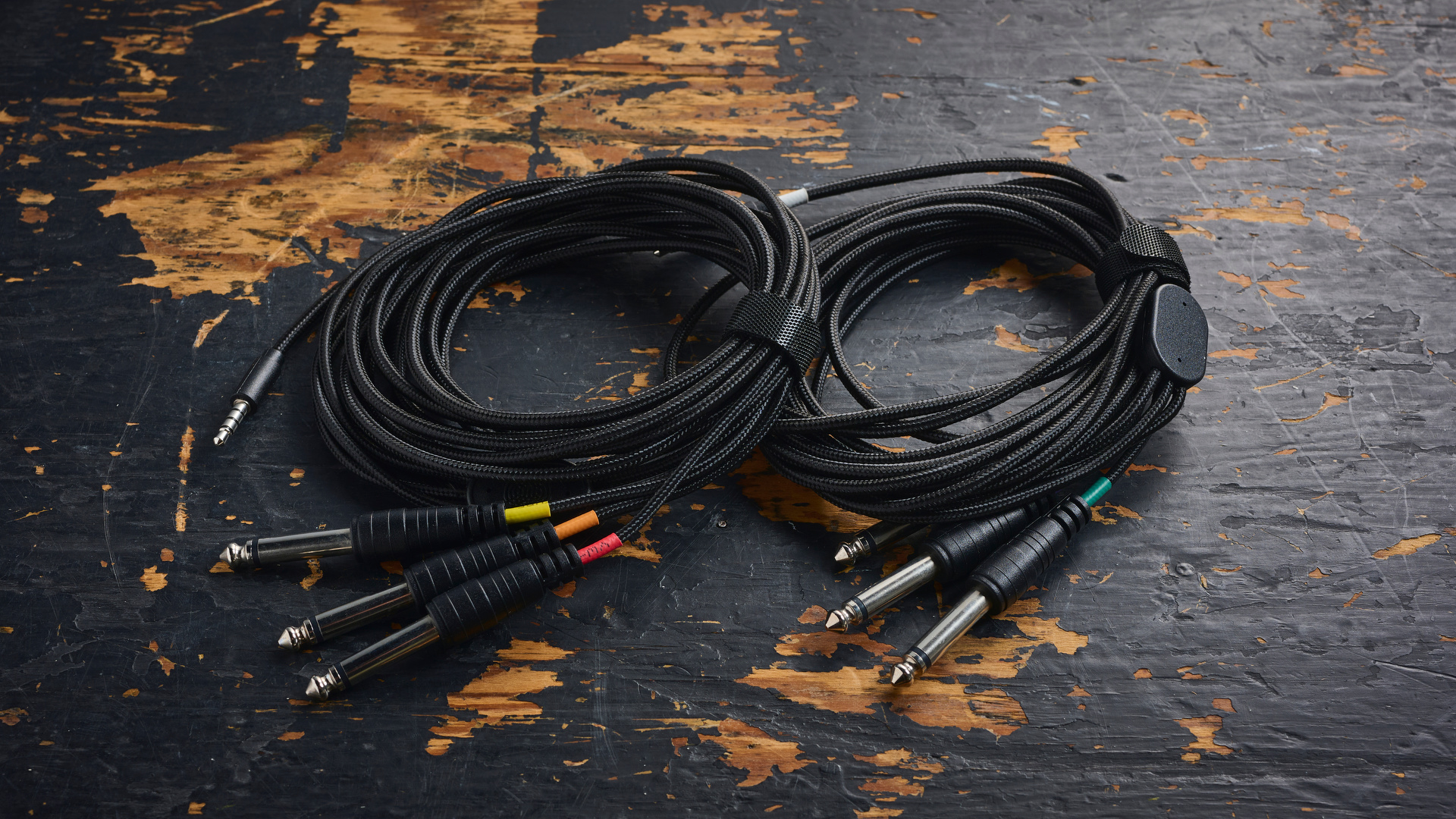 The cables for the Submarine Pickups Subsix