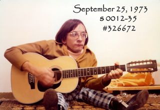 G. Scott Robinson playing his Martin S 00 12-35