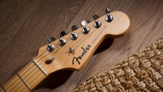 Fender Standard Stratocaster Olympic White