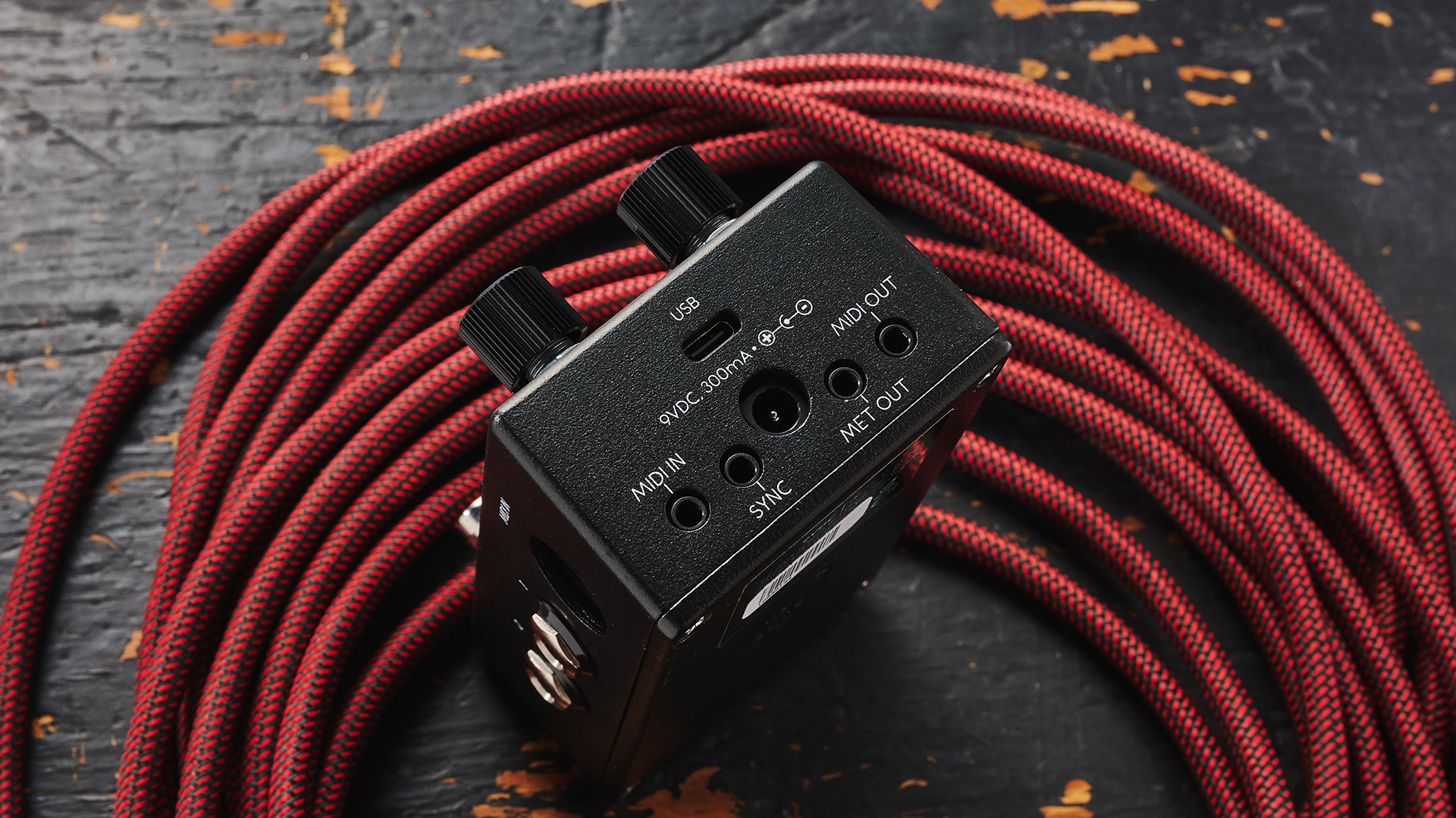 Walrus Audio Canvas Clock - MIDI management controller pedal with large screen, two control knobs and two footswitches