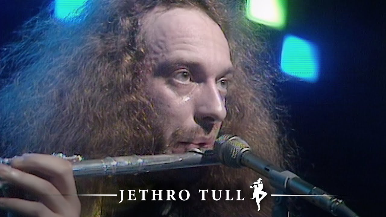 Jethro Tull - Living In The Past (Supersonic, 27.03.1976) - YouTube