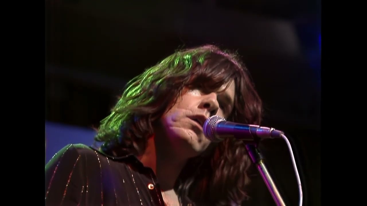 Thin Lizzy & Gary Moore - Don't Believe A Word - Live at BBC TV, 1979 (Remastered) HD - YouTube