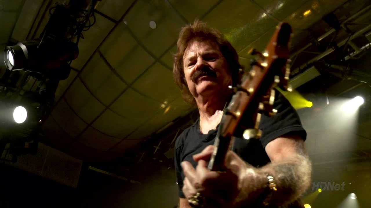 Doobie Brothers - Long Train Running HD (Live) - YouTube