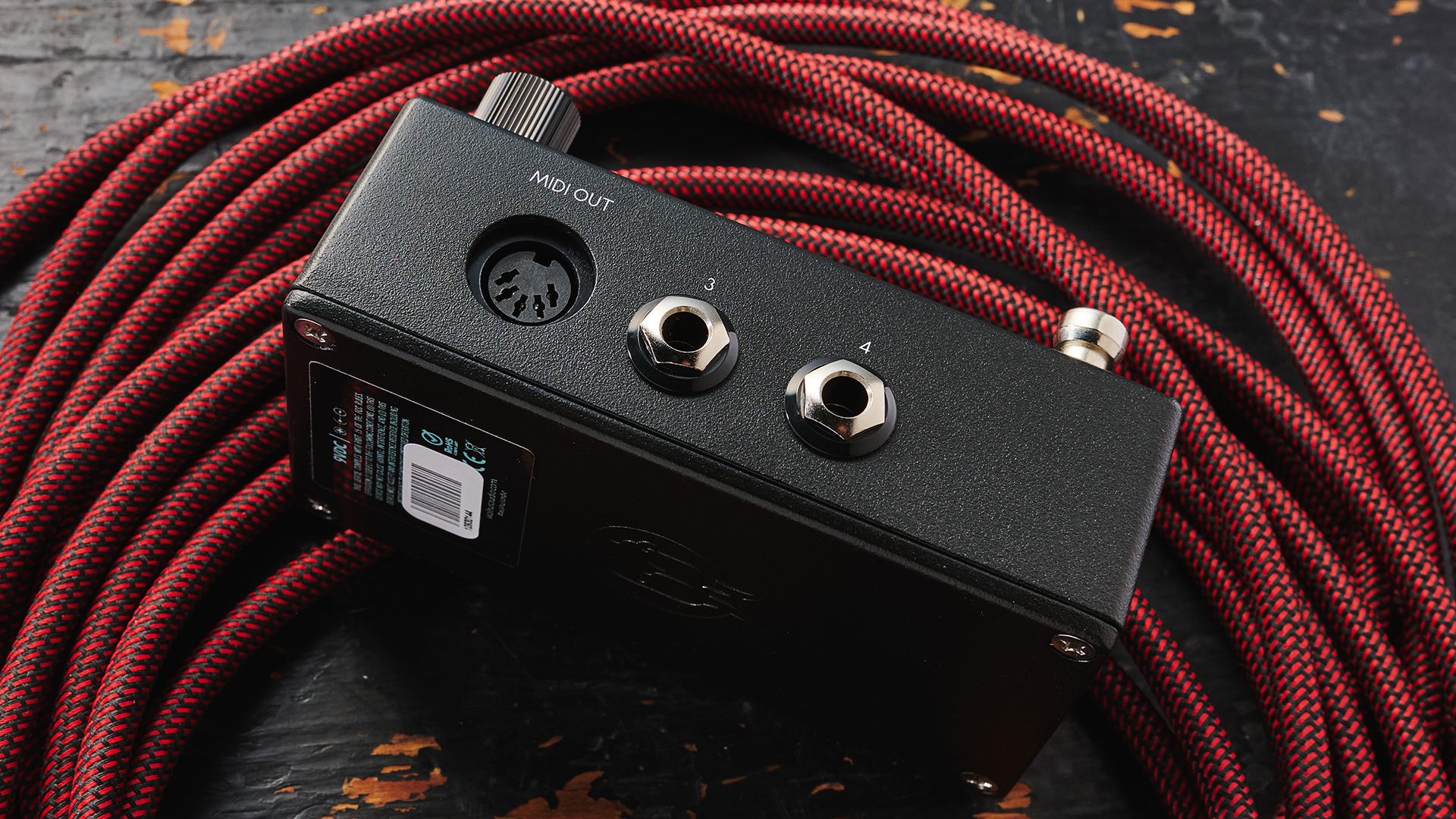 Walrus Audio Canvas Clock - MIDI management controller pedal with large screen, two control knobs and two footswitches