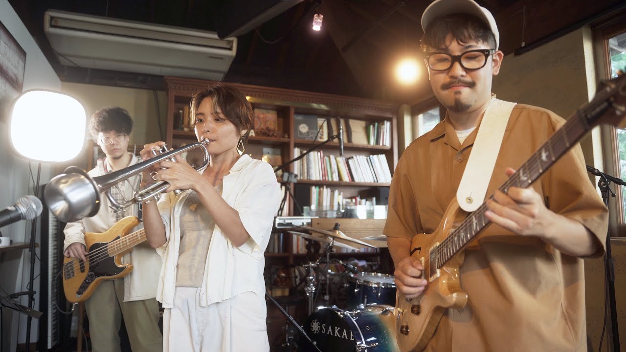 Toshiki Soejima Live at neonera (Neo-Soul Guitar) - YouTube