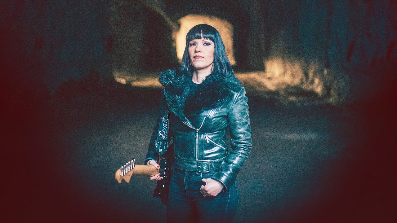 Erja Lyytinen - Abyss (Official Music Video) - YouTube