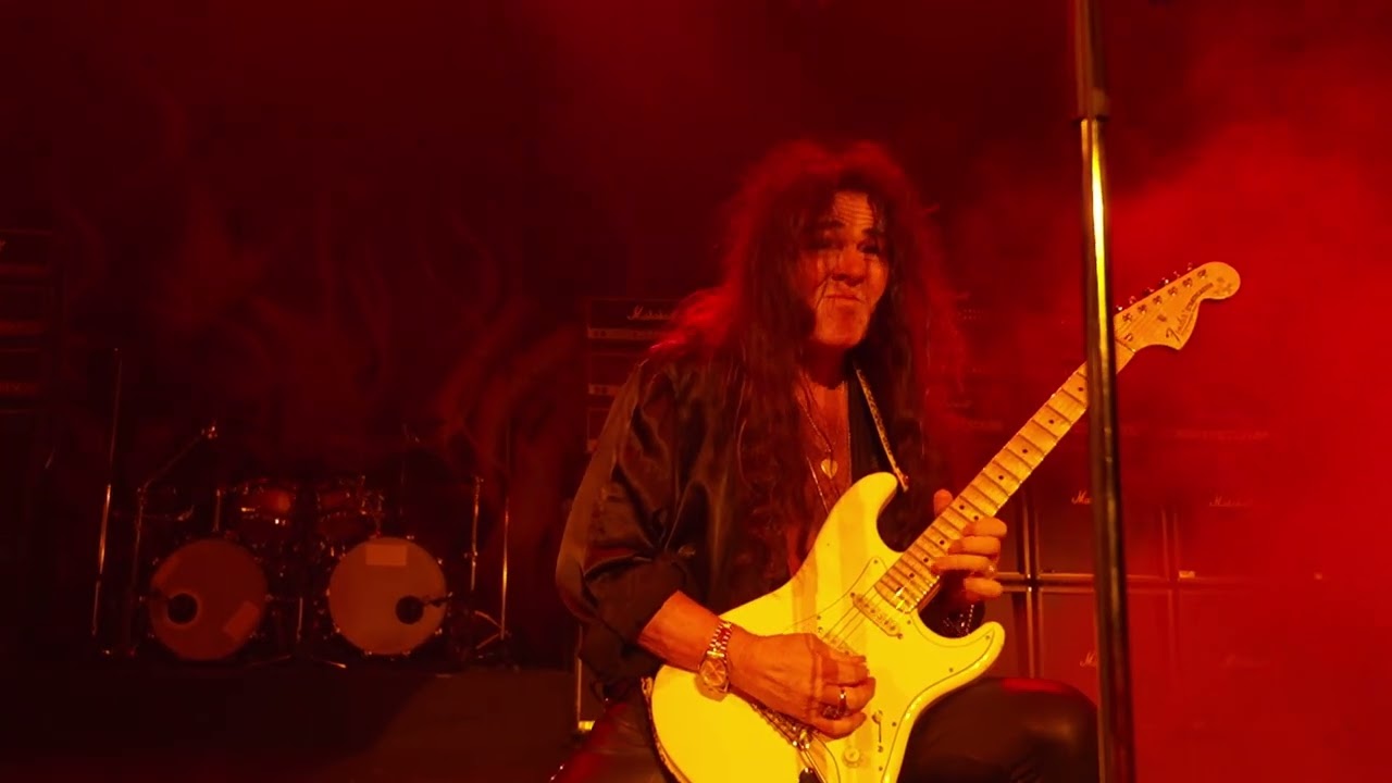 Yngwie Malmsteen - Into Valhalla (Tokyo Live) - YouTube