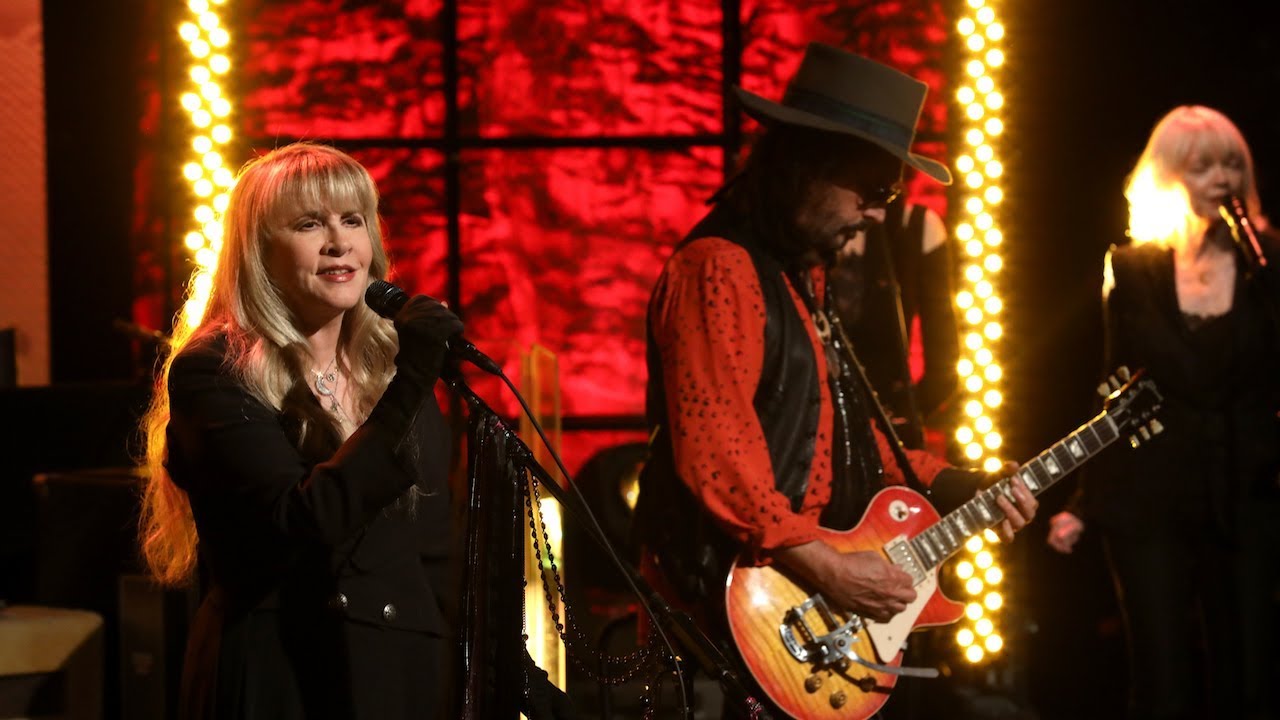 Fleetwood Mac Takes the Stage with 