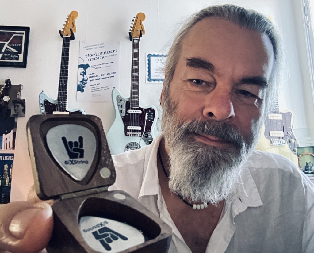 First Guitarist to Reach 1000 Pick Points