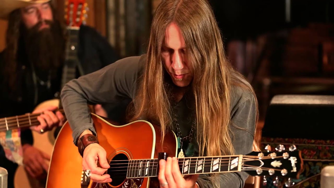 Blackberry Smoke - Ain't Much Left Of Me from Southern Ground Studios (Acoustic) - YouTube